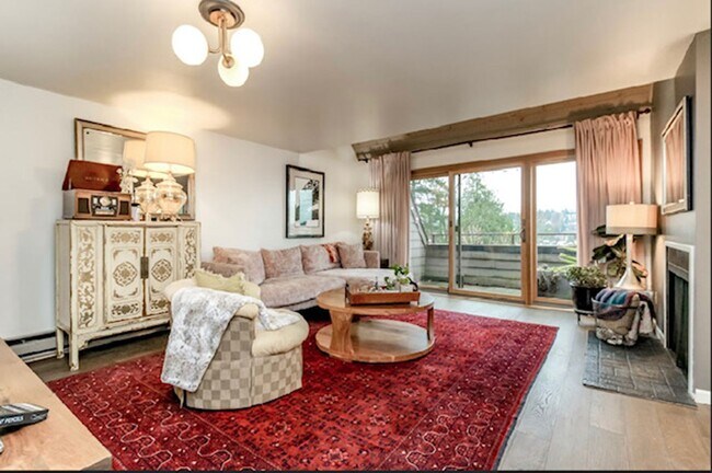 Foto del edificio - Desiree Condominiums ~ Queen Anne