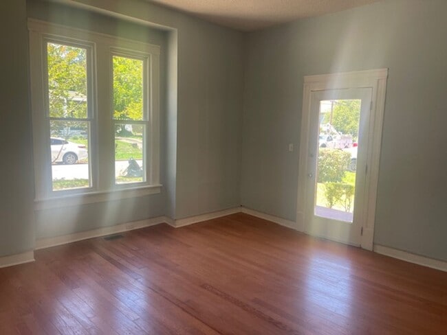 Building Photo - 407 Harwell Ave