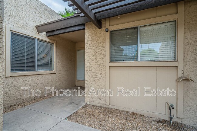 Foto del edificio - 2256 W Lindner Ave