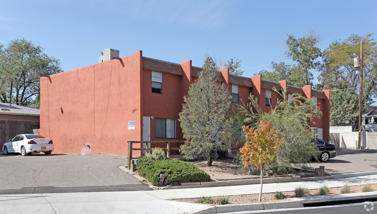 301 Morningside Dr SE, Albuquerque, NM 87108 Apartments in