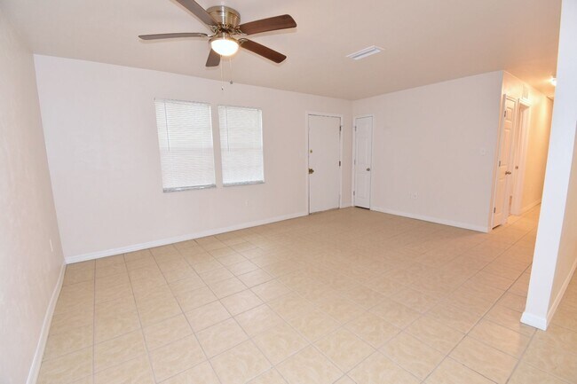 Foto del edificio - 2035 NW 33rd Ave