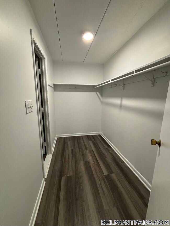 Building Photo - 51 Hill Rd