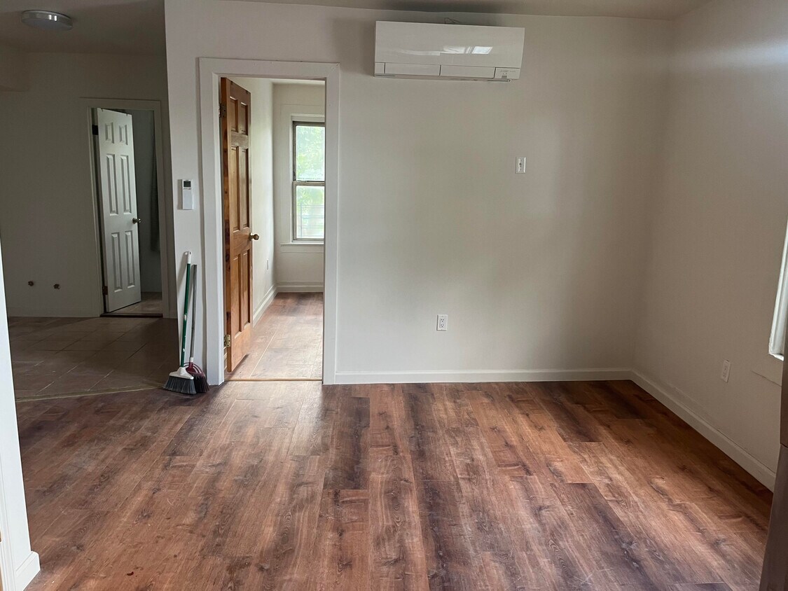 Foto principal - 2462 Williamsbridge Rd