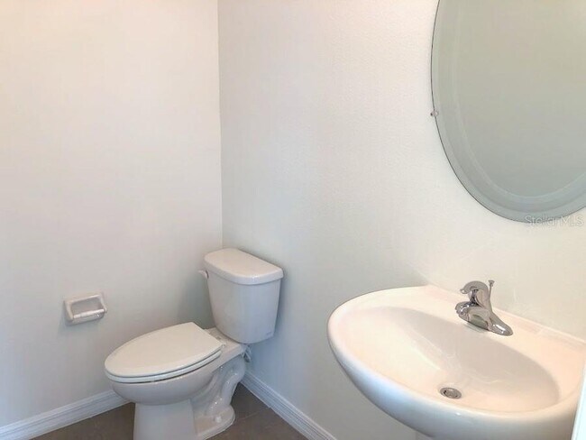 Building Photo - 11150 Leland Groves Dr