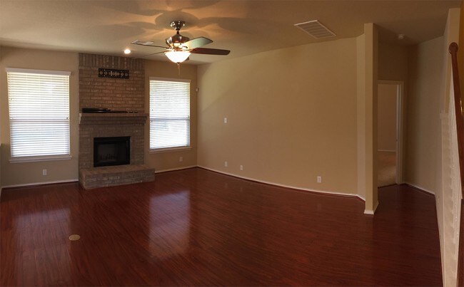 Building Photo - 338 Eglington Way