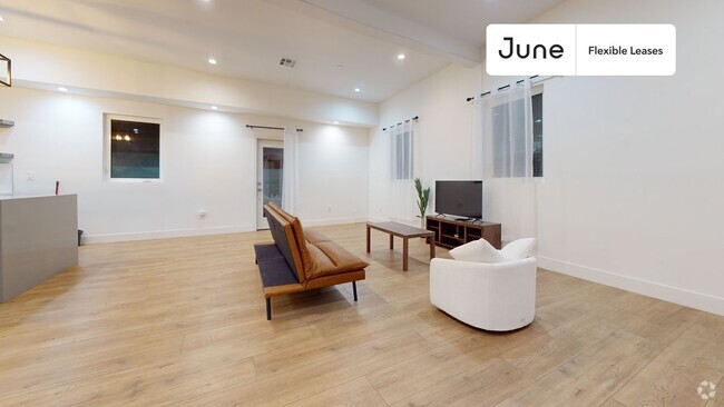 Building Photo - 5637 Riverton Ave