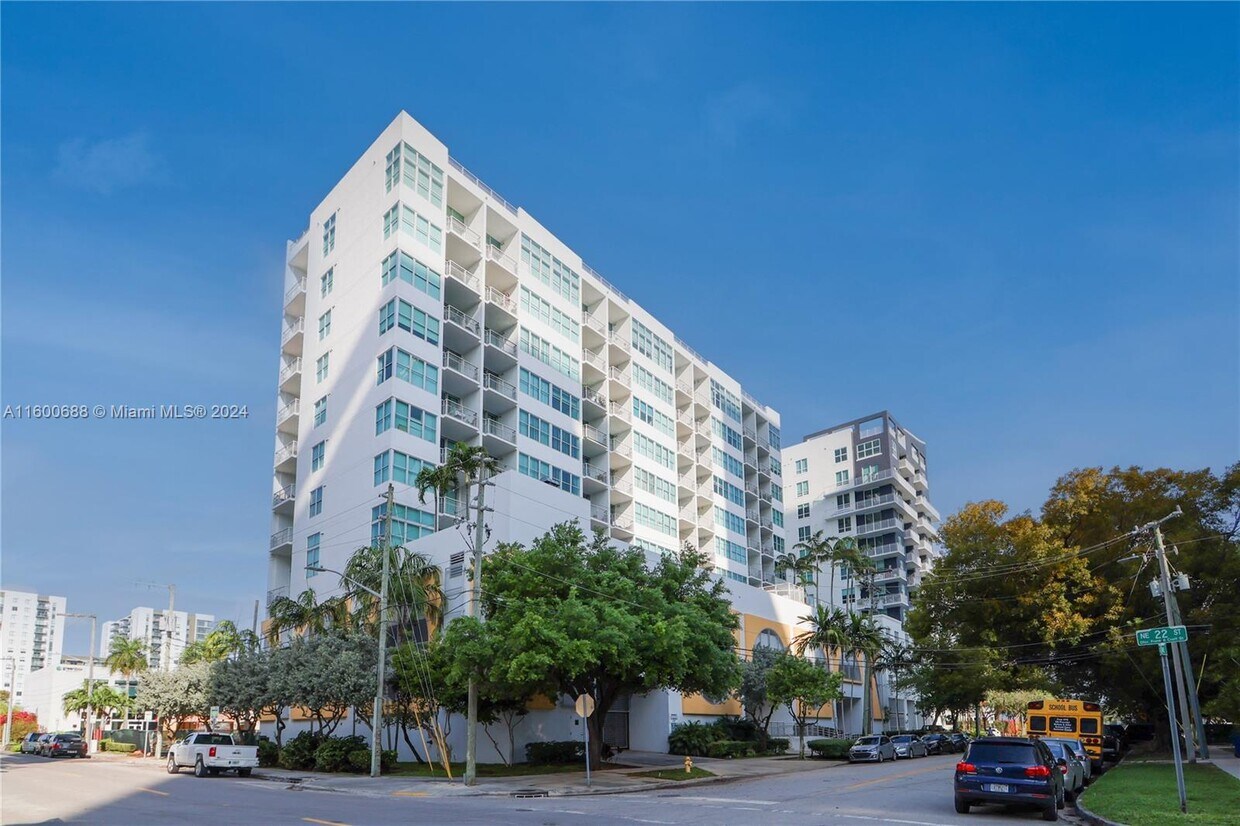 Foto principal - 2200 NE 4th Ave