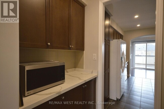 Photo du bâtiment - 3 Earnshaw Dr