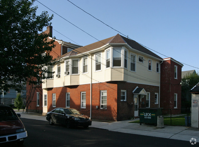 Foto del edificio - 435 Radcliffe St