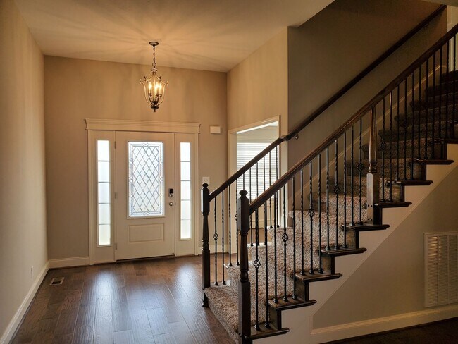 Foto del edificio - Executive 3 Bed 2.5 Bath with Bonus Home