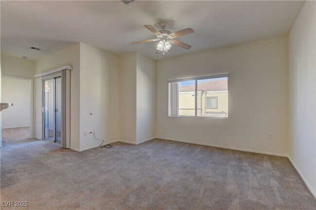 Foto del edificio - 6170 E Sahara Ave
