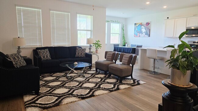 Foto del edificio - 3321 Kingsdown Dr