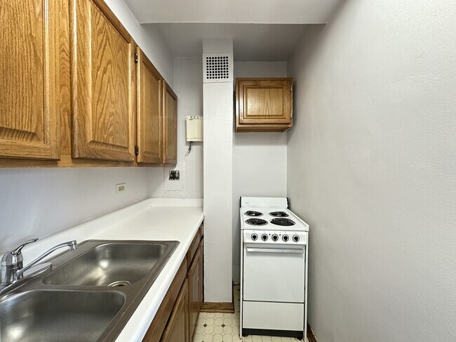 Foto del edificio - 4180 N Marine Dr