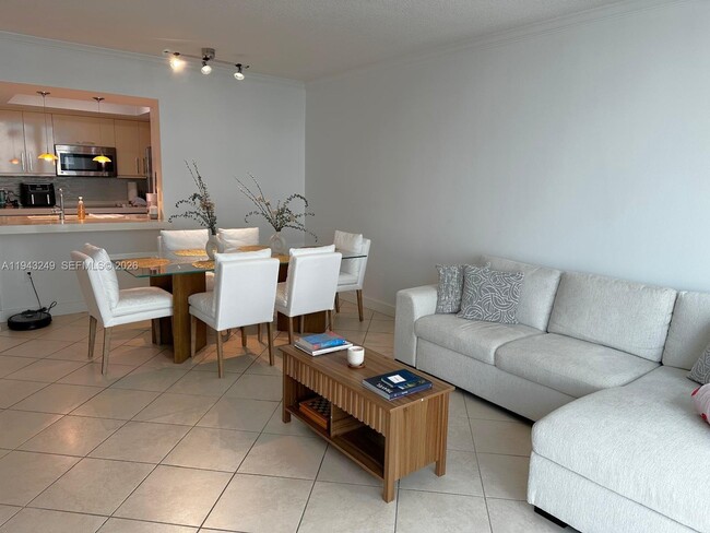 Foto del edificio - 2000 N Bayshore Dr