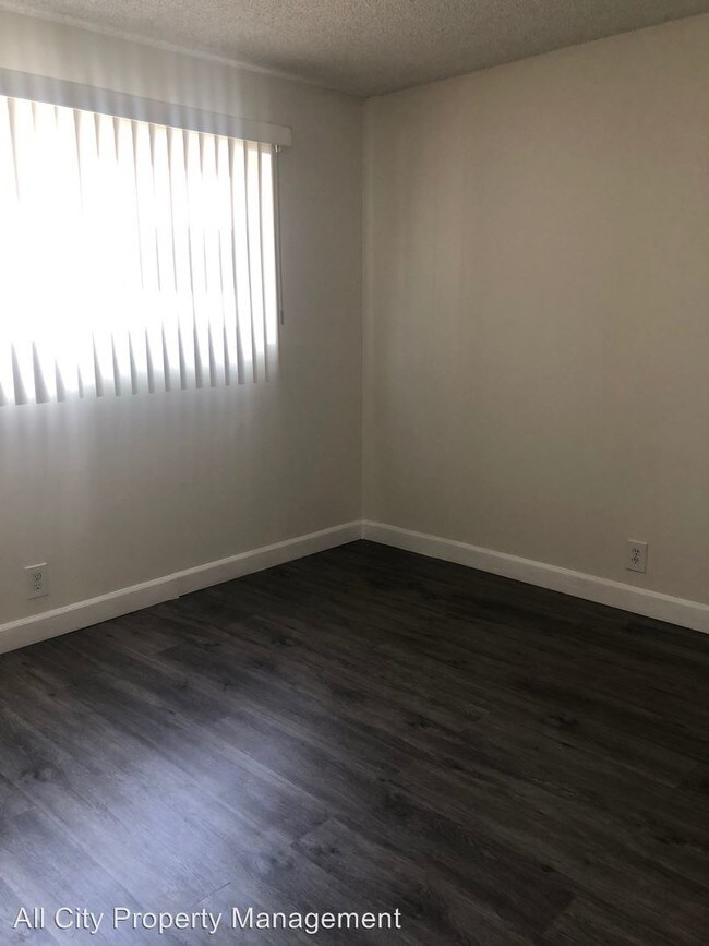 Foto del edificio - 18205 Grevillea Ave