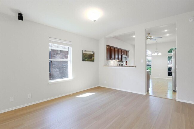 Building Photo - 1920 Golden Arrow Ave