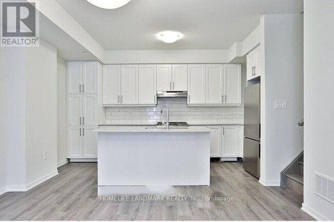 Building Photo - 11-111 Almond Blossom Mews