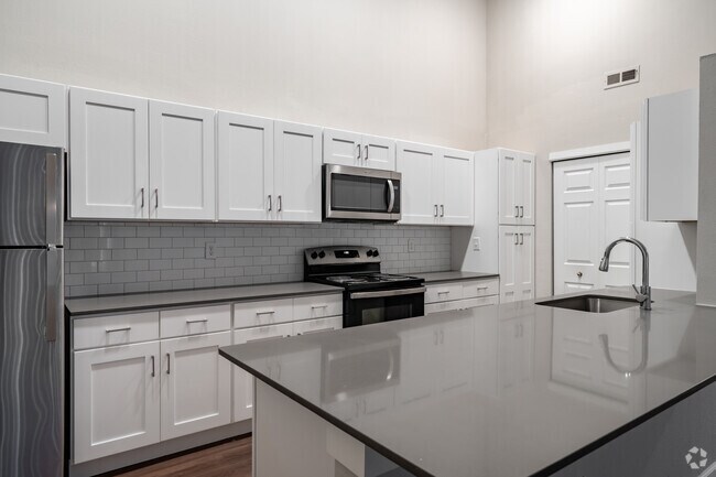 Interior Photo - Laurel Valley