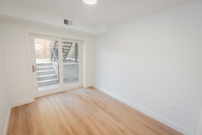 Foto del edificio - 3607 13th St NW