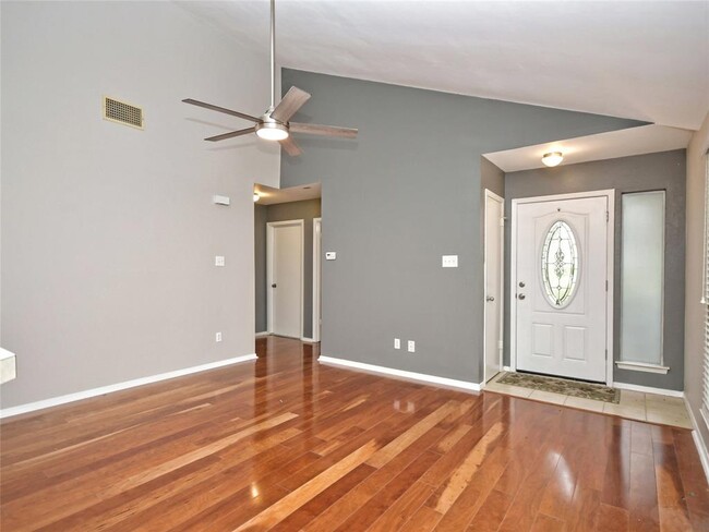 Building Photo - 11611 Norwegian Wood Dr