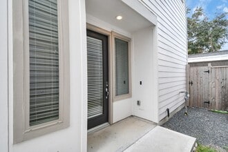 Building Photo - 1105 Olivier Ln