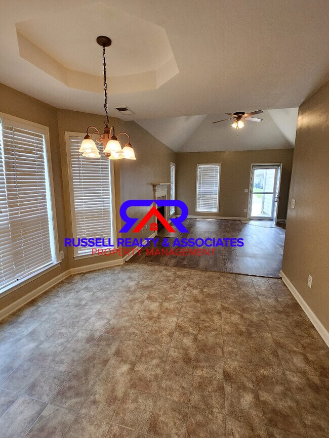 Building Photo - Calera House!
