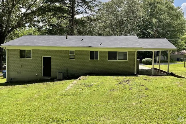 Building Photo - 2830 Altaview Dr SE