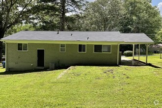 Building Photo - 2830 Altaview Dr SE