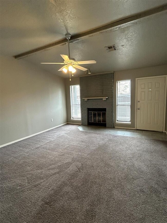 Building Photo - 910 NE Tortoise Dr