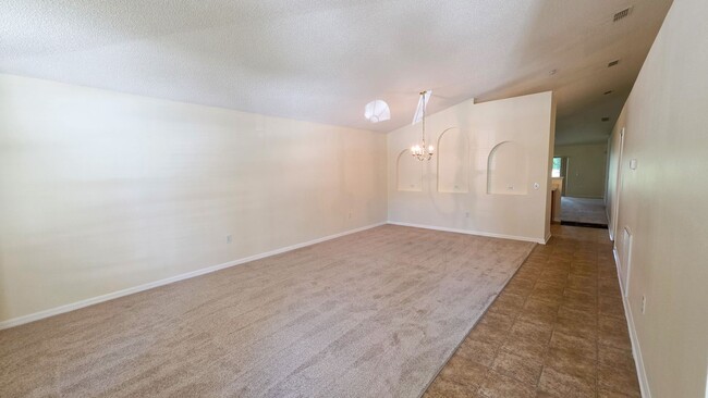 Building Photo - 2644 12th Square SW