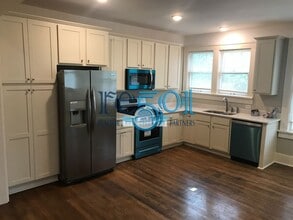 Building Photo - 1305 Kavanaugh Blvd