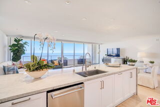 Building Photo - 1221 Ocean Ave