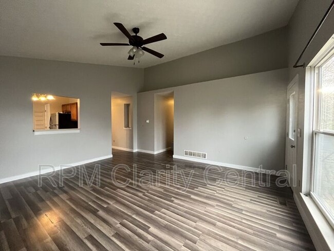 Building Photo - 932 Briaro St