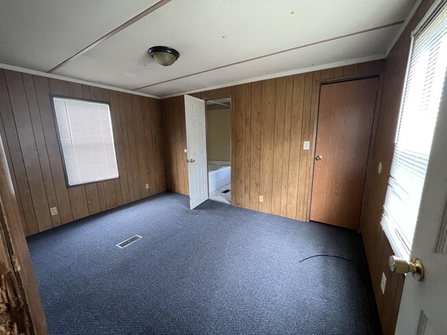 Building Photo - 104 Harris Ct