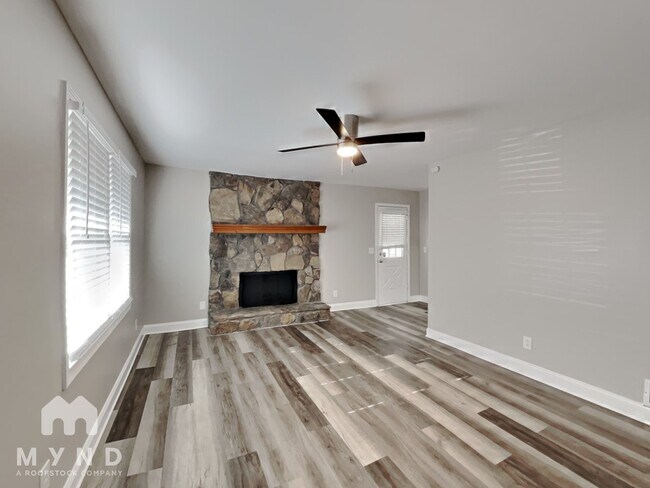 Building Photo - 2770 Pine Log Way