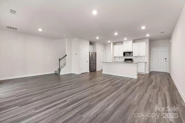 Building Photo - 1010 Maltby St