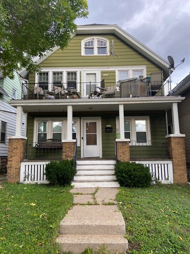 1210 S 64th St, West Allis, WI 53214 Townhome Rentals in West Allis