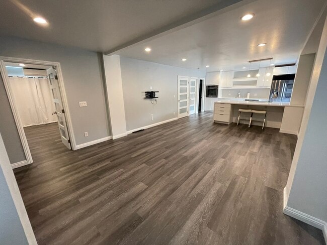 Foto del edificio - 6153 Kalaniana?ole Hwy