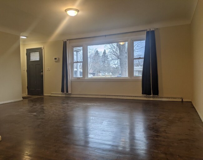 Building Photo - 4336 Douglas Dr N