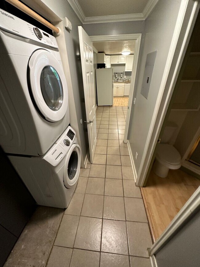 Foto del edificio - Canyon Road Townhomes