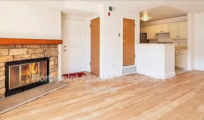 Foto del edificio - 1 BR/1BA | Newly Renovated Unit | Cozy Fireplace| Access to Community Pool!