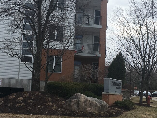 Building Photo - 370 Farrell St