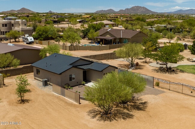 Building Photo - 15317 E Red Bird Rd