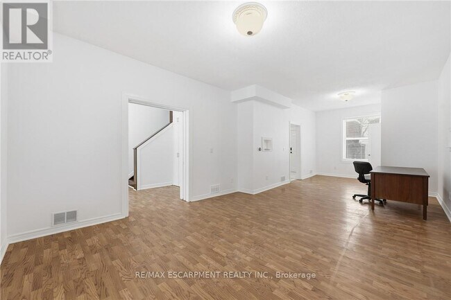 Building Photo - 51 Barnesdale Ave S