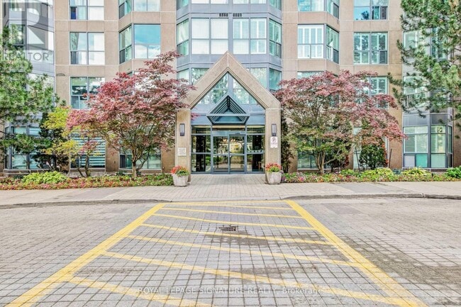 Building Photo - 2177 Burnhamthorpe Rd W