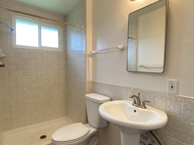 Building Photo - 4996 Kenlar Dr