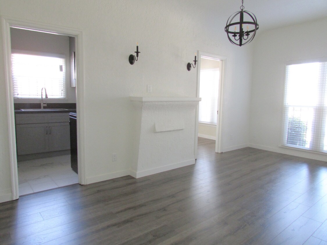 4217 Van Buren Pl, Los Angeles, CA 90037 Apartments in Los Angeles