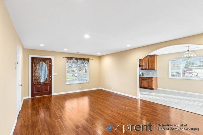 Building Photo - 2804 Steinhart Ct