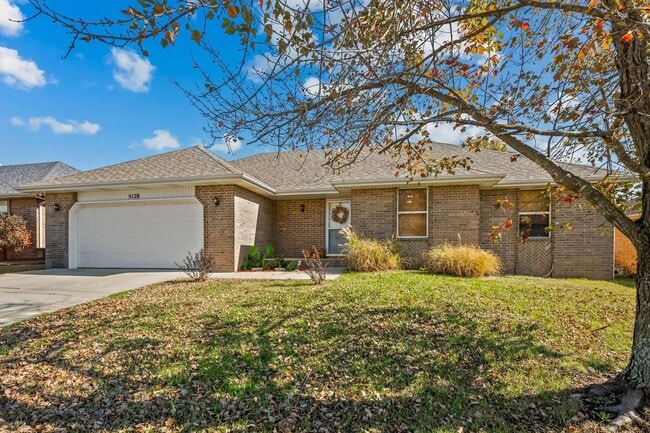 Building Photo - PRE-LEASING! 3 Bedroom in Battlefield