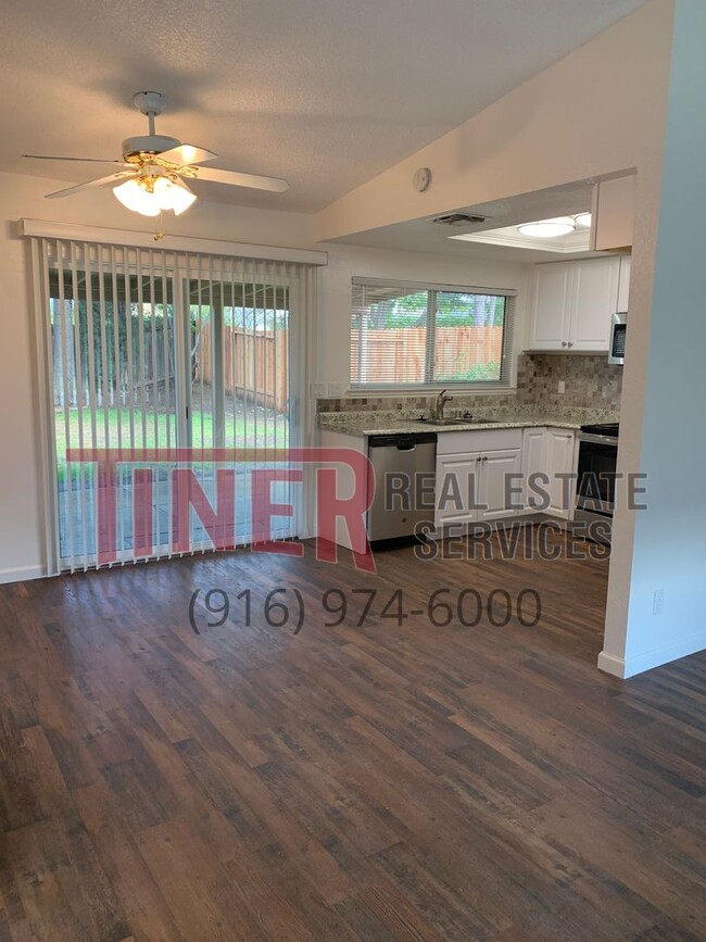 Building Photo - Beautifully Updated 3 Bedroom Home